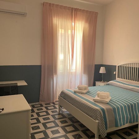 Hotel Donna Maria Sapri Exterior foto